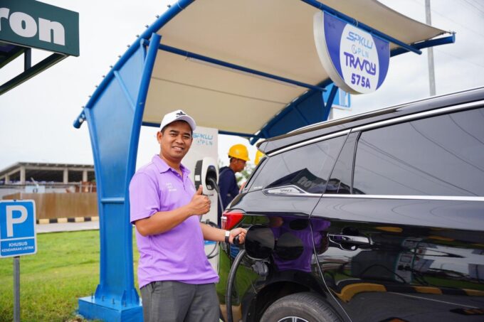 Jumlah pemudik EV diprediksi naik 500% pada Lebaran 2025. PLN siapkan 1.000 SPKLU di jalur Trans Jawa-Sumatra dan dukungan fitur PLN Mobile