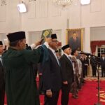 Presiden Republik Indonesia, Prabowo Subianto, secara resmi melantik 31 Duta Besar Luar Biasa dan Berkuasa Penuh (LBBP) untuk berbagai negara