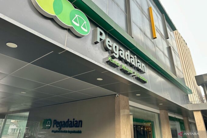 PT Pegadaian klarifikasi isu aturan pensiun dan rekrutmen karyawan usai mediasi Disnaker. Manajemen tegaskan semua sesuai aturan dan prinsip GCG