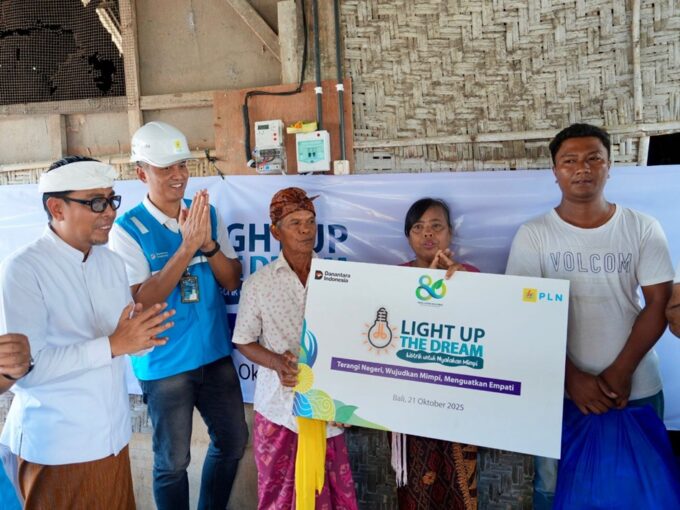 PLN Beri Kado Istimewa Listrik Gratis untuk Warga Prasejahtera! Ini Dampaknya Bagi Perekonomian Lokal!