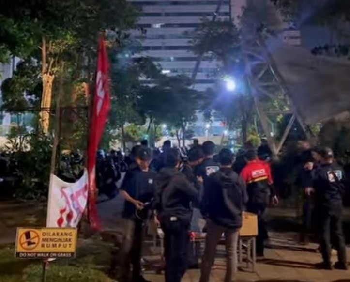 Klub motor MAXI GEN3 sukses gelar Kopdargab meriah di Jakarta bareng NTCI! Intip keseruan night ride ke Bundaran HI dan dukungan sponsor RCB.
