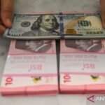 Rupiah hari ini anjlok 95 poin ke Rp17.954 per dolar AS akibat prospek kenaikan suku bunga The Fed.