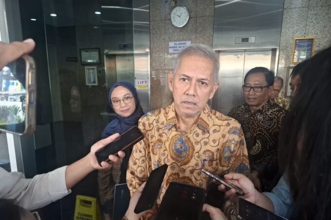 Danantara bakal dilibatkan dalam koordinasi KSSK. Anggito menegaskan perannya memperkuat koordinasi, bukan mengambil alih kebijakan.