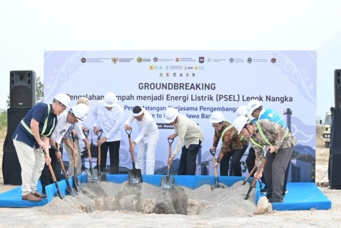 PLN siap menyerap listrik PSEL Legok Nangka selama 20 tahun. Proyek ini ditargetkan mengolah 2.131 ton sampah per hari