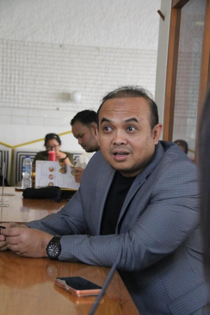 Sendy Kamesvara mengungkap 4 skill yang kini diburu perusahaan. IPK tinggi dan sertifikasi saja tak cukup untuk lolos seleksi.