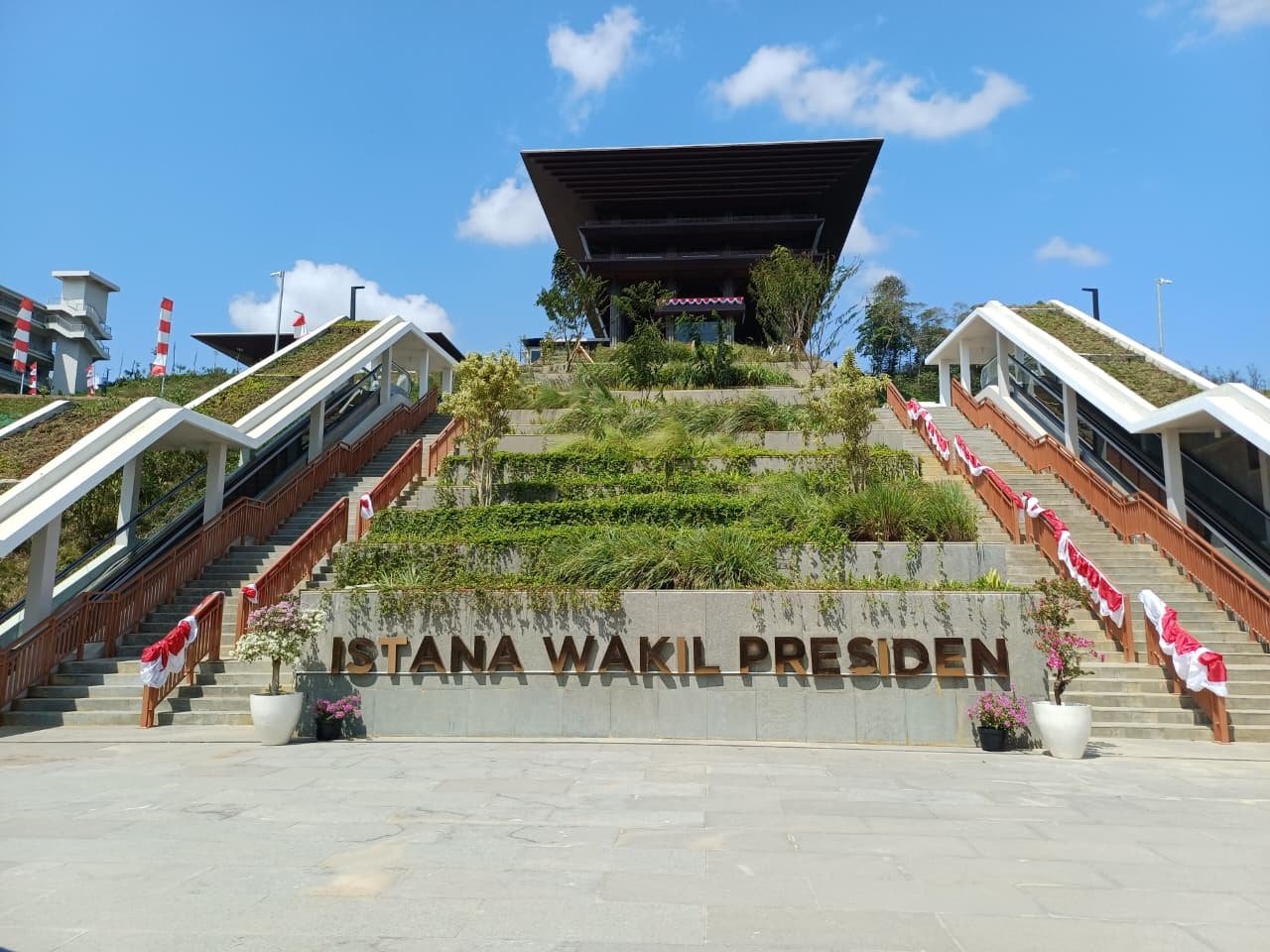 Gibran ditargetkan mulai berkantor di IKN tahun ini. Istana Wapres tinggal melengkapi furnitur dan sejumlah staf Setwapres sudah berada di Nusantara.