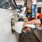 Harga BBM subsidi dipastikan tak naik hingga akhir 2026. Pertamina menjelaskan mekanisme harga BBM nonsubsidi.