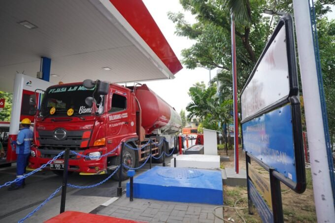 Pertamina Patra Niaga genjot pasokan BBM ke SPBU Sulsel saat permintaan naik, termasuk Solar JBT yang meningkat 10–15 persen.