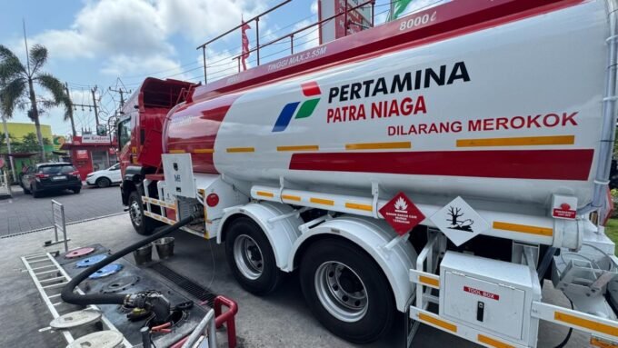 Pertamina menyesuaikan pola suplai BBM di Bali setelah pasokan Pertalite sempat terlambat. Pasokan tiba 7 Oktober dan berikutnya 11 Oktober.