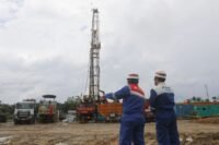 Pertamina EP Rantau melakukan pengeboran lima sumur baru untuk menjaga produksi minyak setelah banjir Aceh Tamiang.