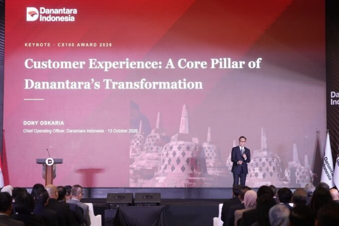 Bank Mandiri meraih Grand Champion CX100 Award 2026. Simak daftar delapan BUMN juara sektor dan strategi Danantara meningkatkan layanan.