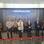 IHSG anjlok 8% hingga trading halt, tetapi Danantara melihat peluang investasi saham perbankan, infrastruktur, dan telekomunikasi.
